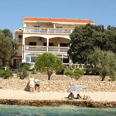 Apartment Cozy Family Iris Only 20m From The In Mandre